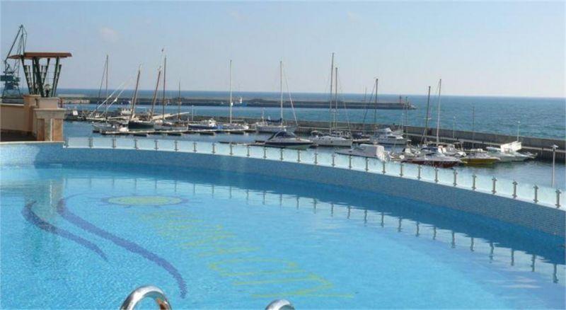 Marina City 3*