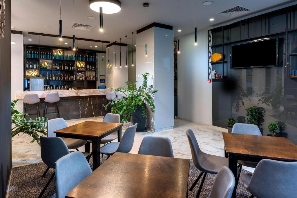Best Western Plus Premium Inn 4*