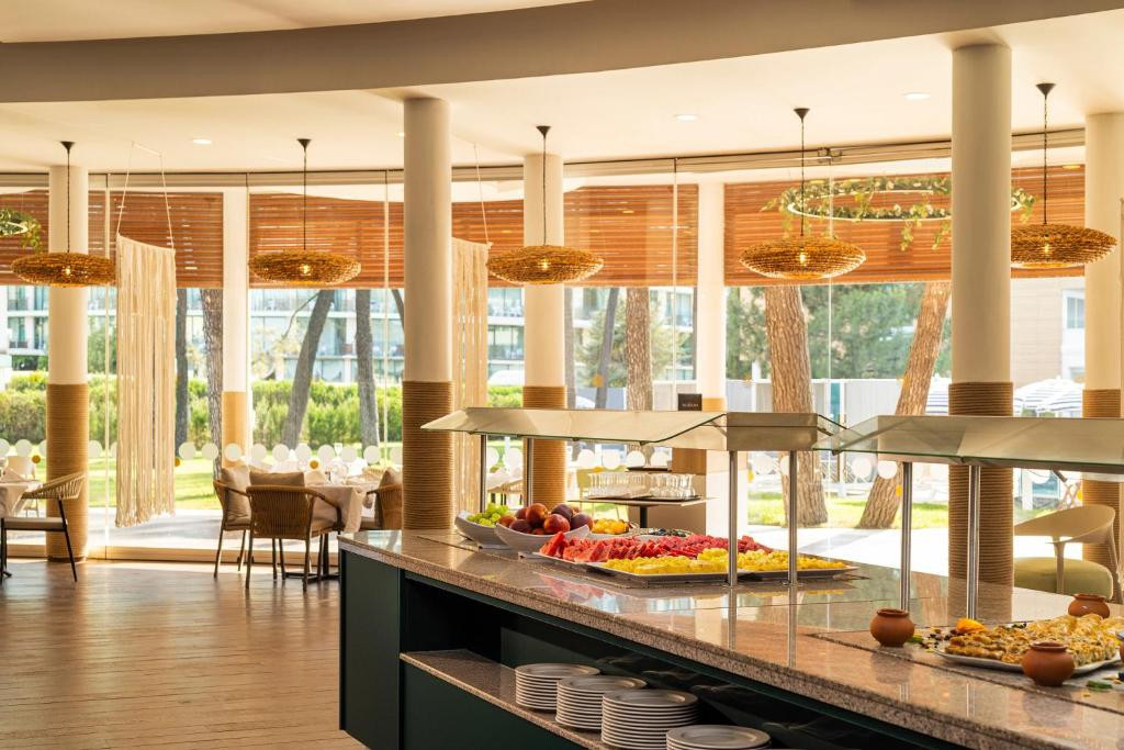 Aluasoul Sunny Beach (Ex. Riu Helios) 4*