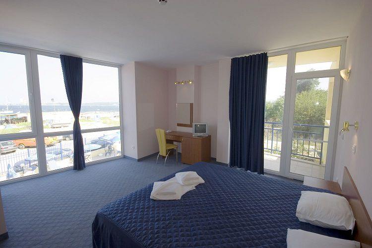 Royal Beach 3*