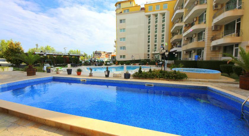 Sea Regal 3*