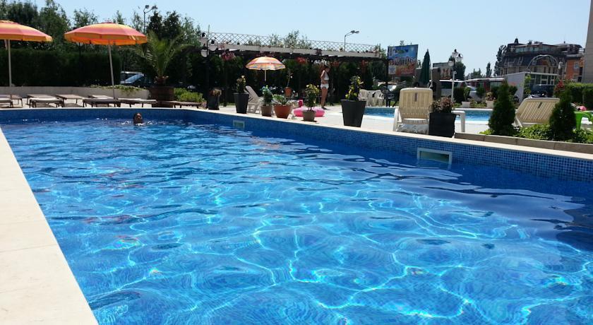 Sea Regal 3*
