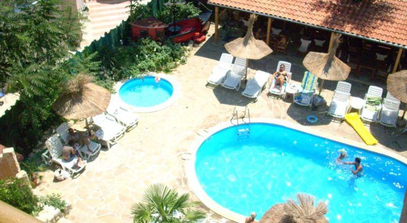 Tropicana 2*