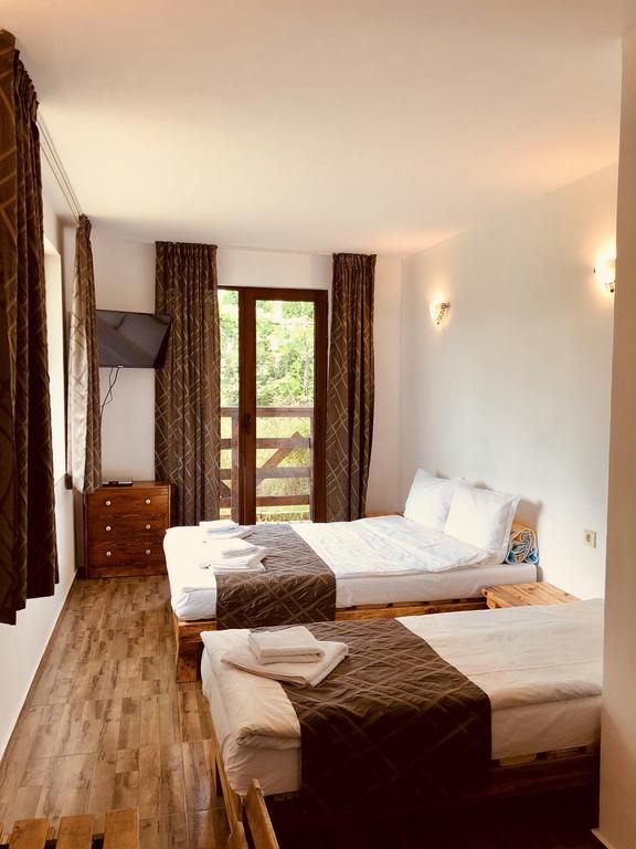 Villa Adrian 2*