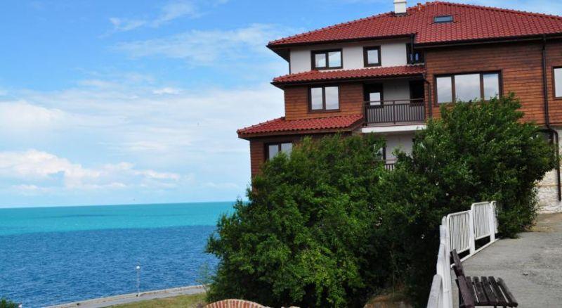 Villa Elea 3*