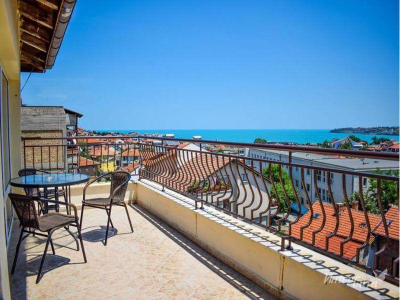 Villa Eos 3*