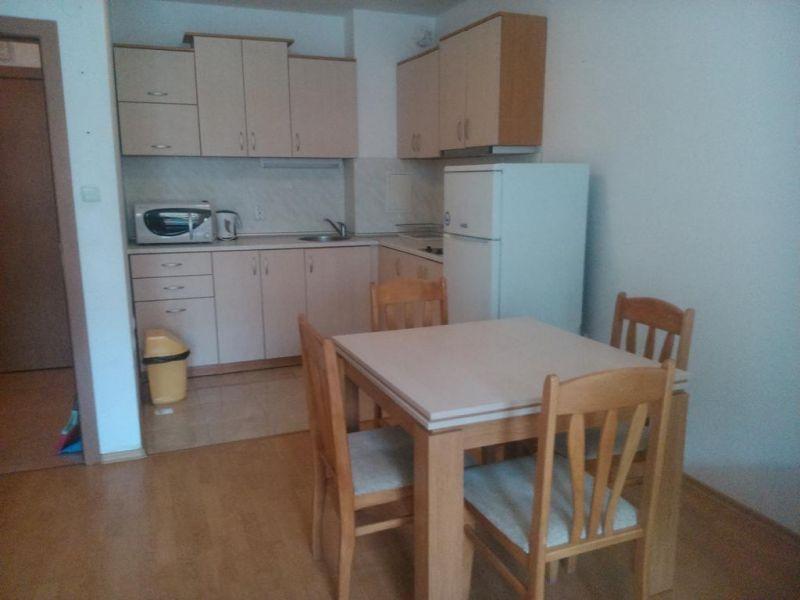 Yassen Apartments 2*