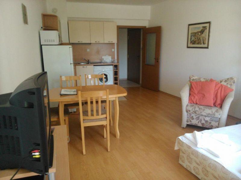 Yassen Apartments 2*