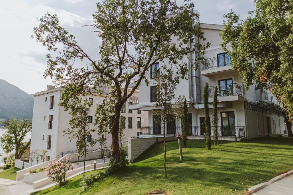 Huma Kotor Bay (Ex. Allure Palazzi Kotor Bay) 5*