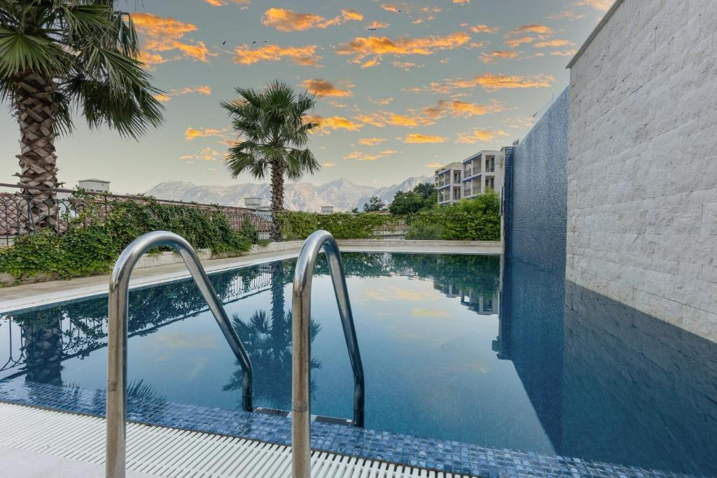 Huma Kotor Bay (Ex. Allure Palazzi Kotor Bay) 5*