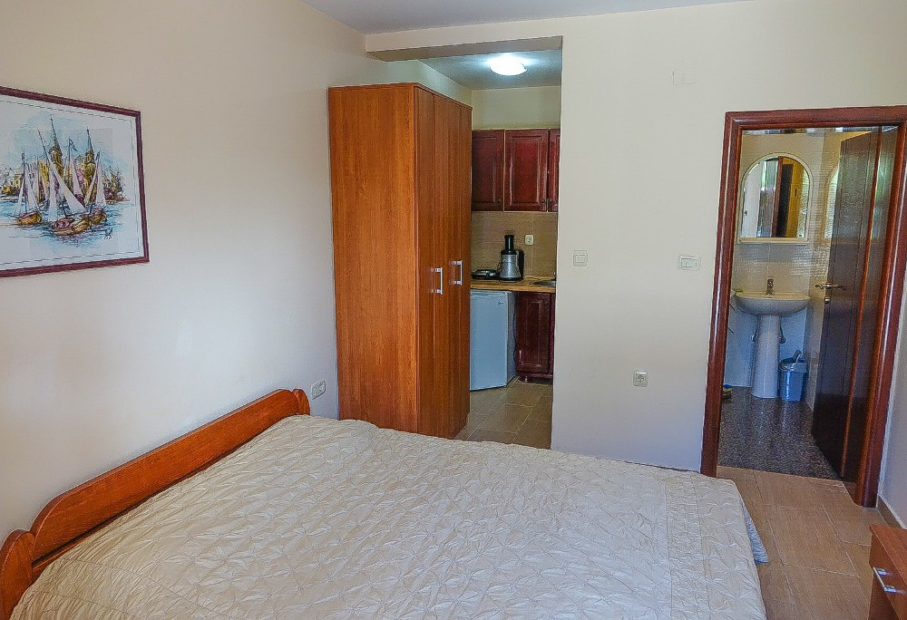 Banbus Apartments  3*