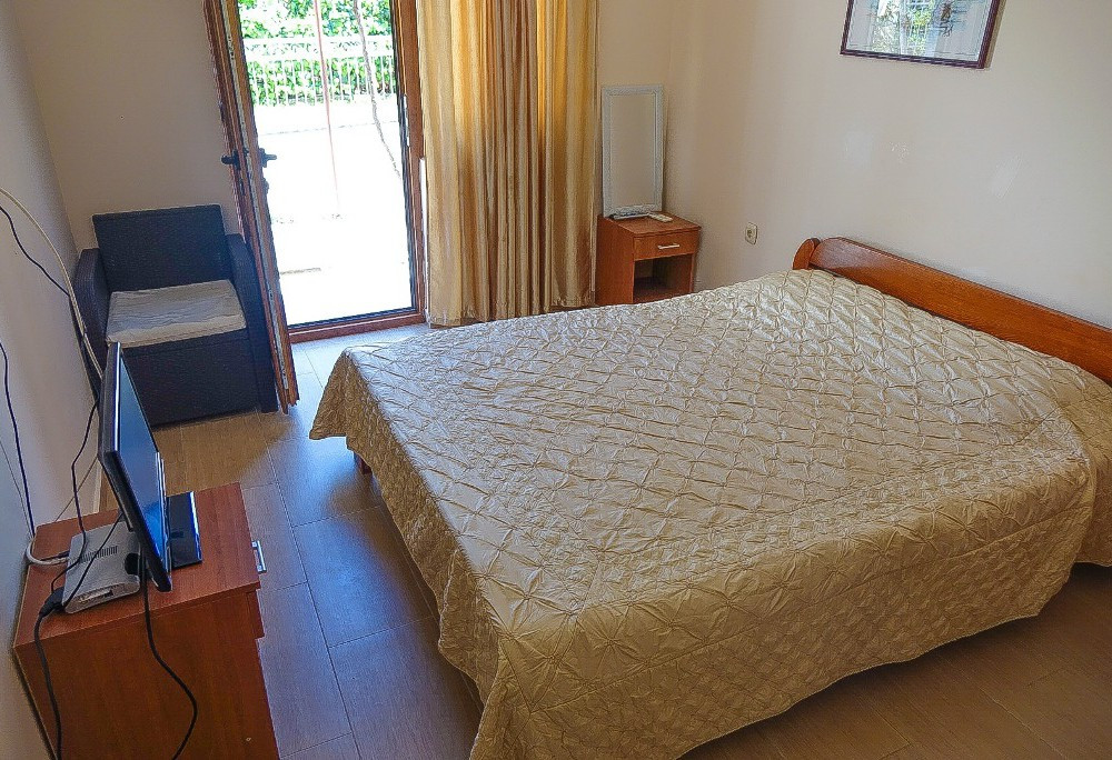 Banbus Apartments  3*