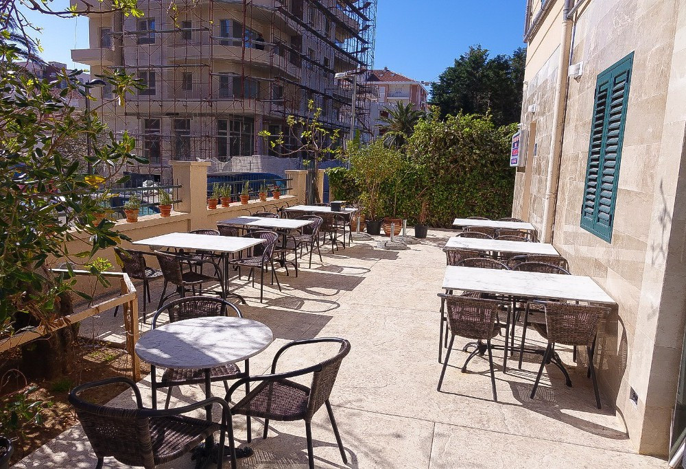 Banbus Apartments  3*
