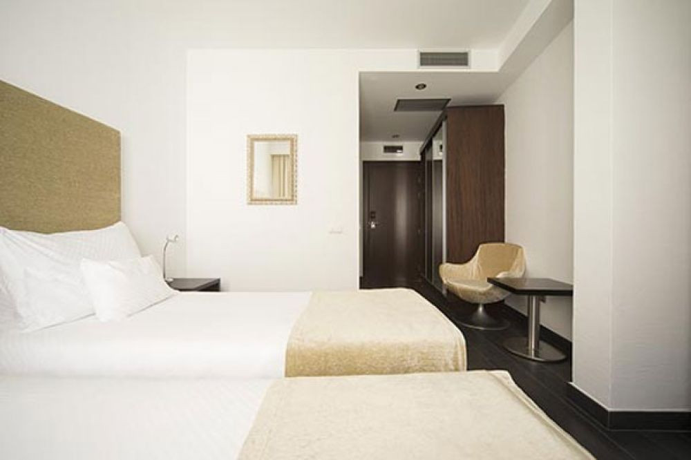 Astoria 4*