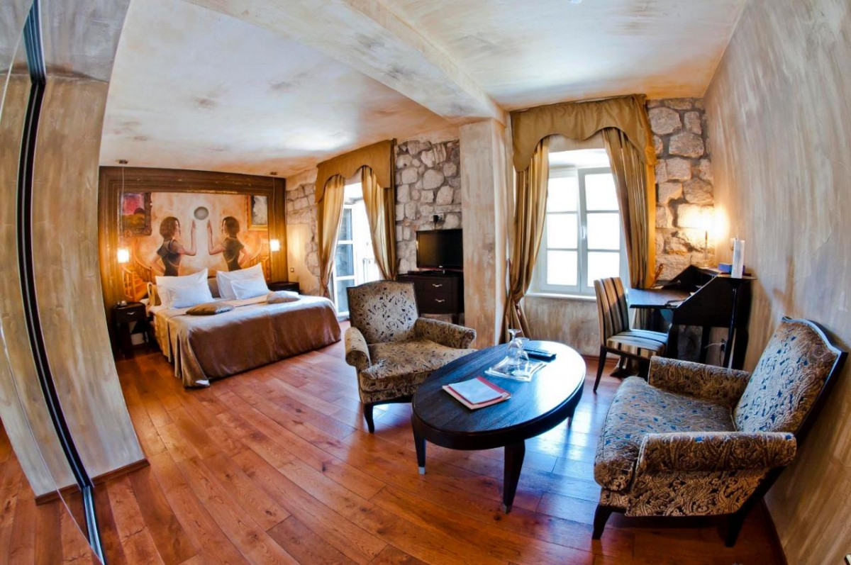 Astoria Kotor 4*