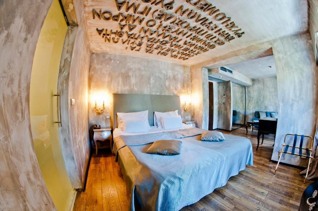 Astoria Kotor 4*