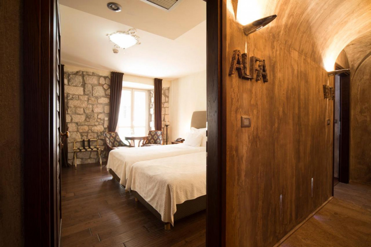 Astoria Kotor 4*