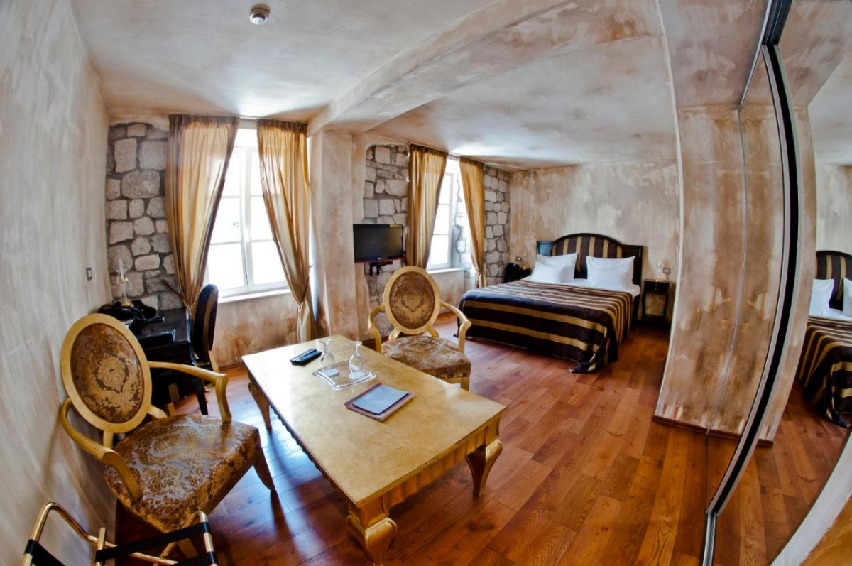 Astoria Kotor 4*