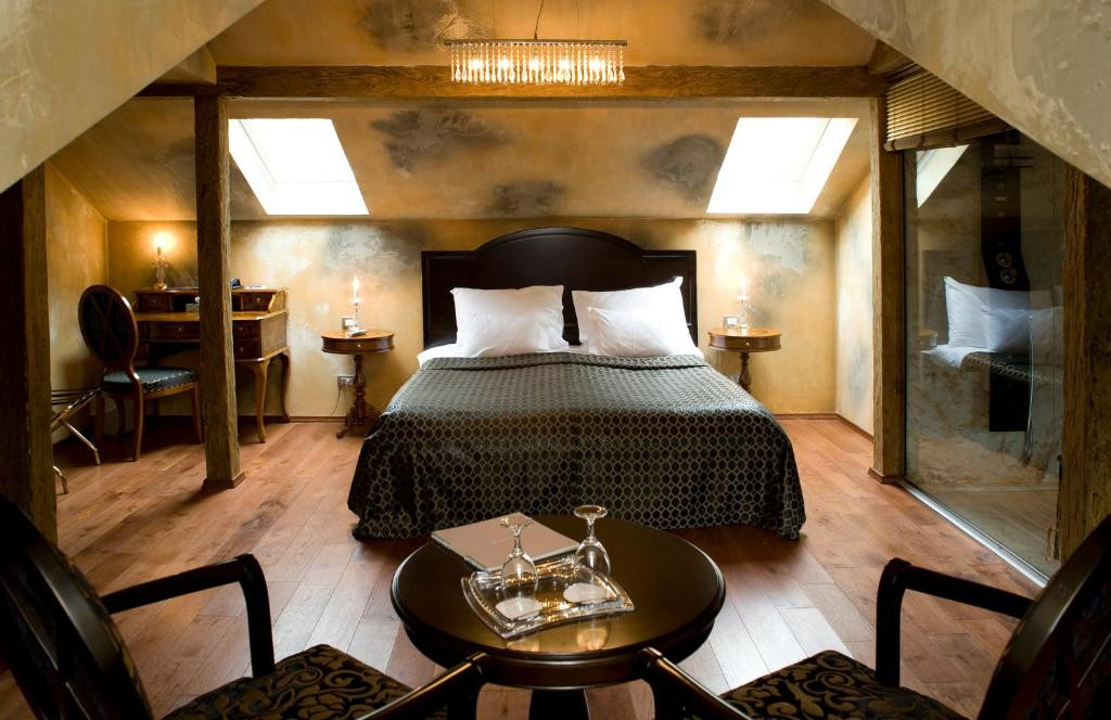 Astoria Kotor 4*