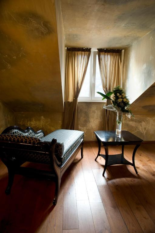 Astoria Kotor 4*