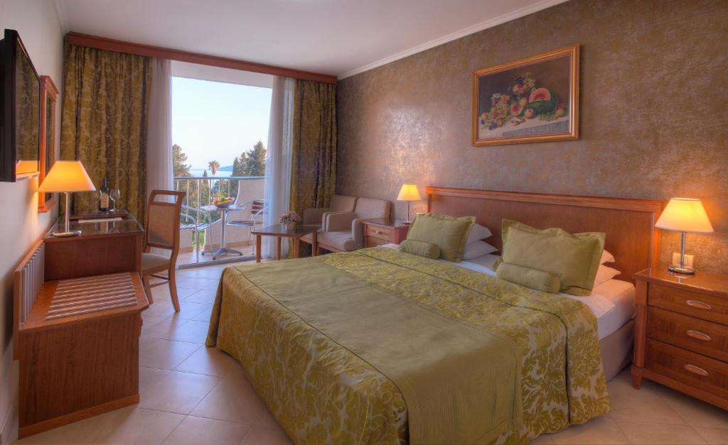 Mediteran Becici 4*