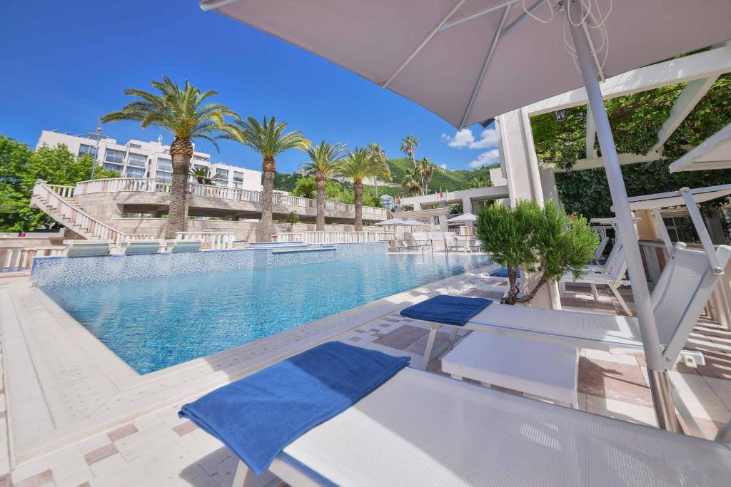Mediteran Becici 4*