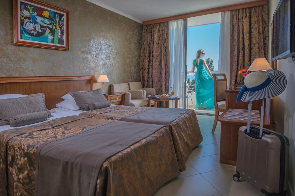 Mediteran Becici 4*