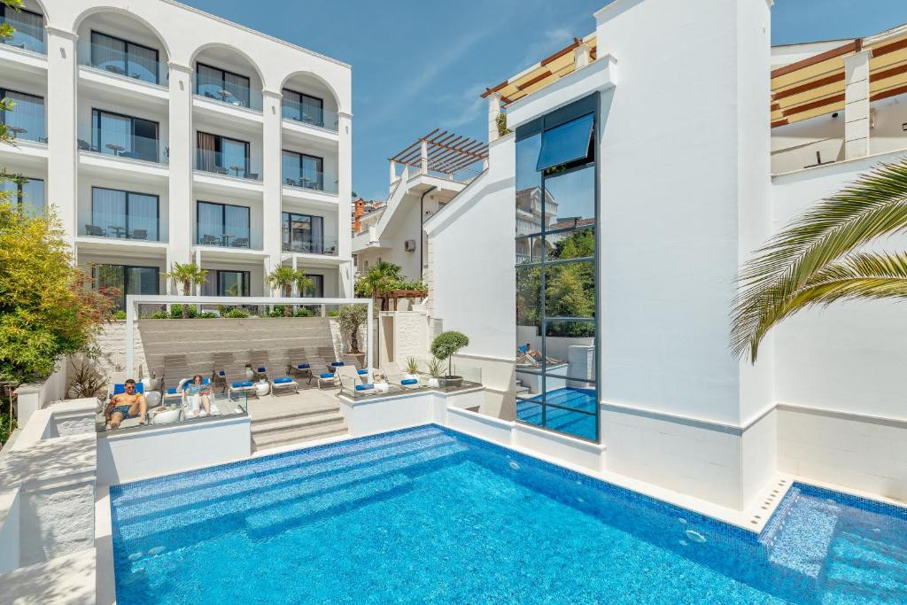 Perla 4*