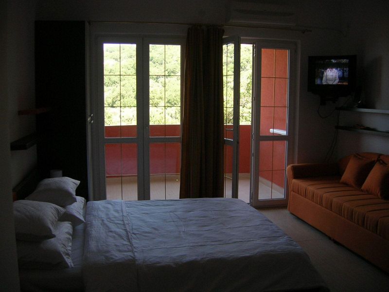 Alessandra Apartments 3*