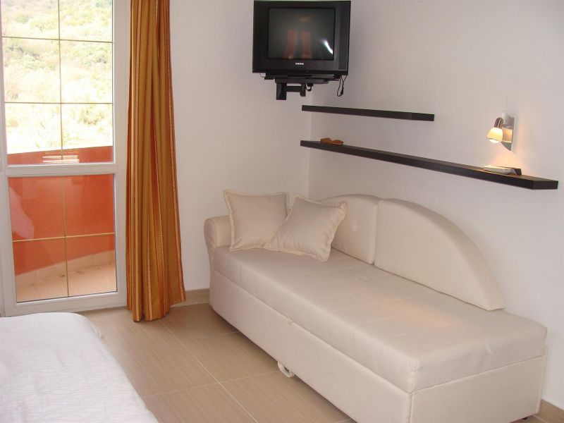 Alessandra Apartments 3*