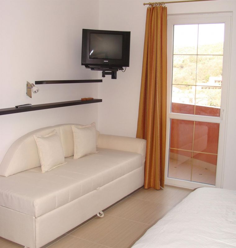 Alessandra Apartments 3*