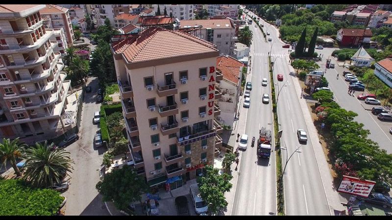 Banbus Apartments  3*