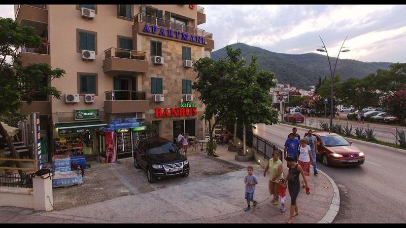 Banbus Apartments  3*