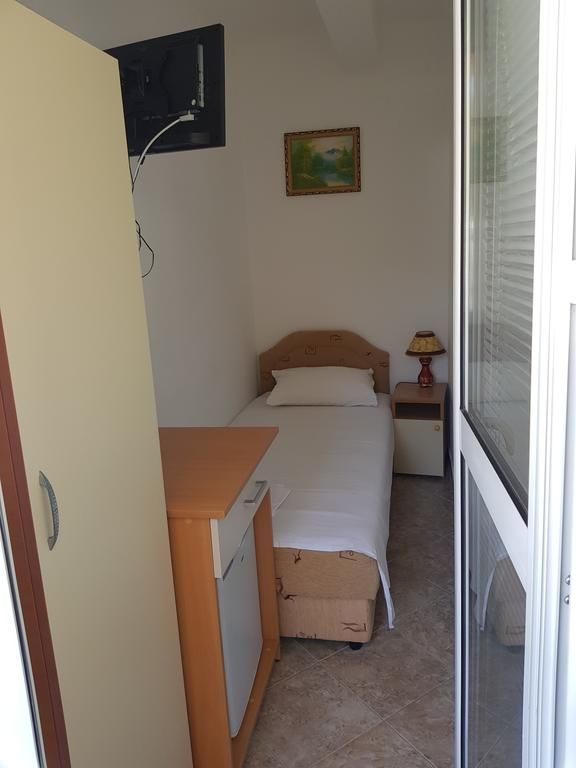 Dana Small Hotel 3*