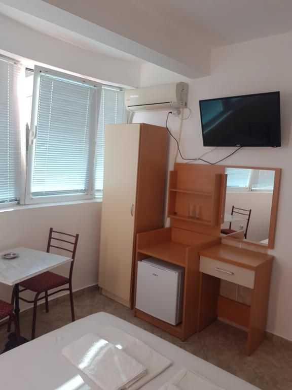 Dana Small Hotel 3*