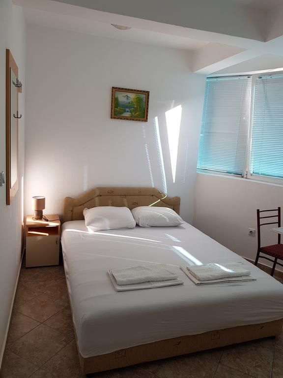 Dana Small Hotel 3*