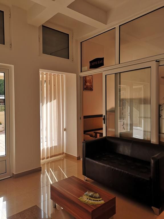 Dana Small Hotel 3*