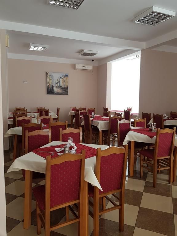 Dana Small Hotel 3*