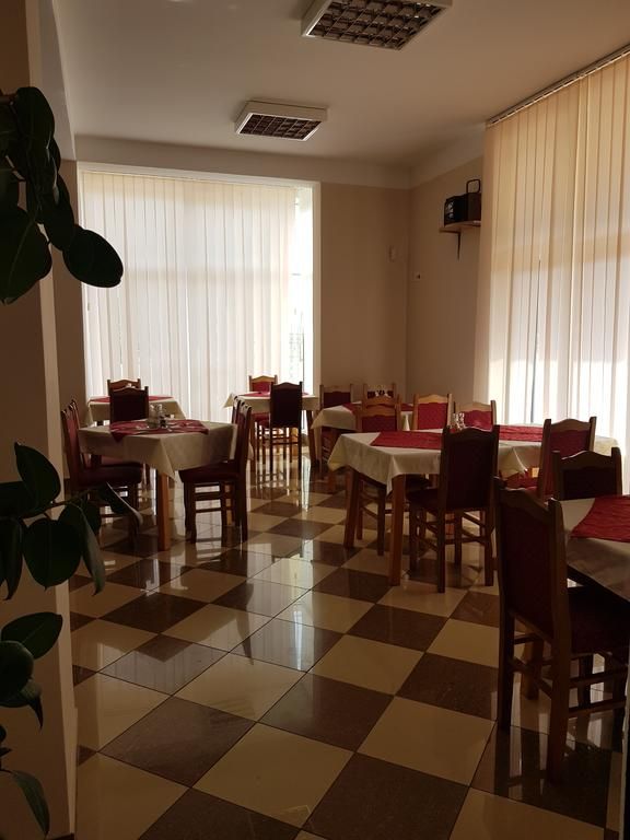 Dana Small Hotel 3*