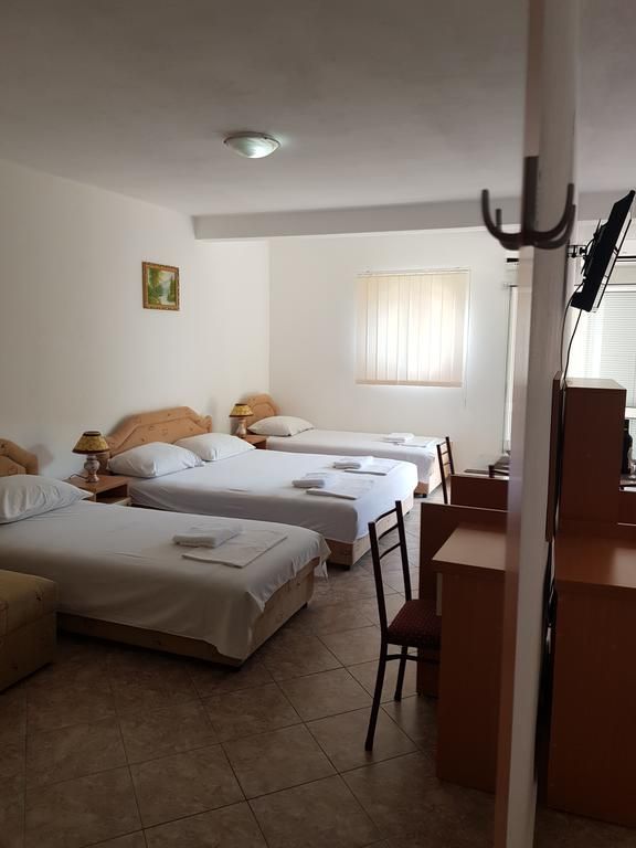 Dana Small Hotel 3*