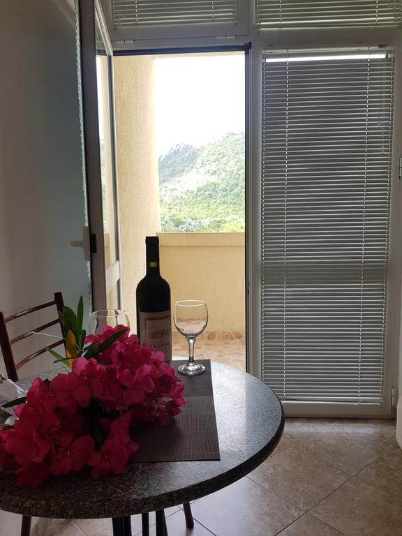 Dana Small Hotel 3*