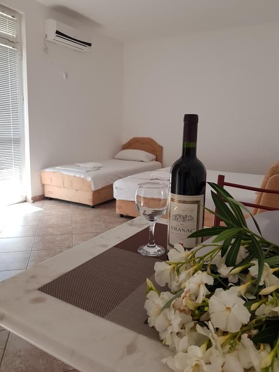 Dana Small Hotel 3*