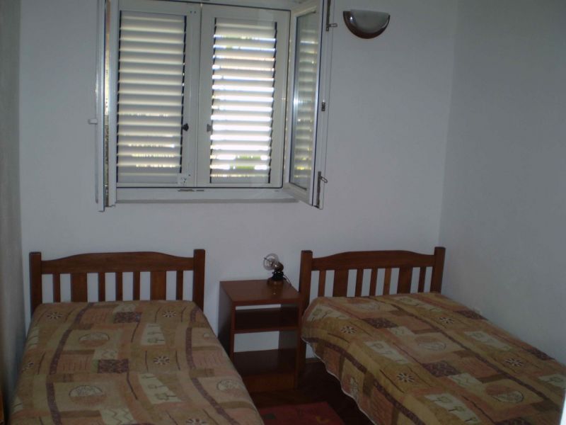 Dusanka Apt 2*