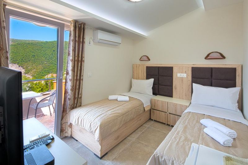 Ivanovici Guest House 3*