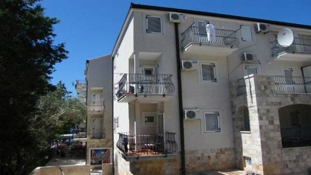 Kaca Apartments 2*