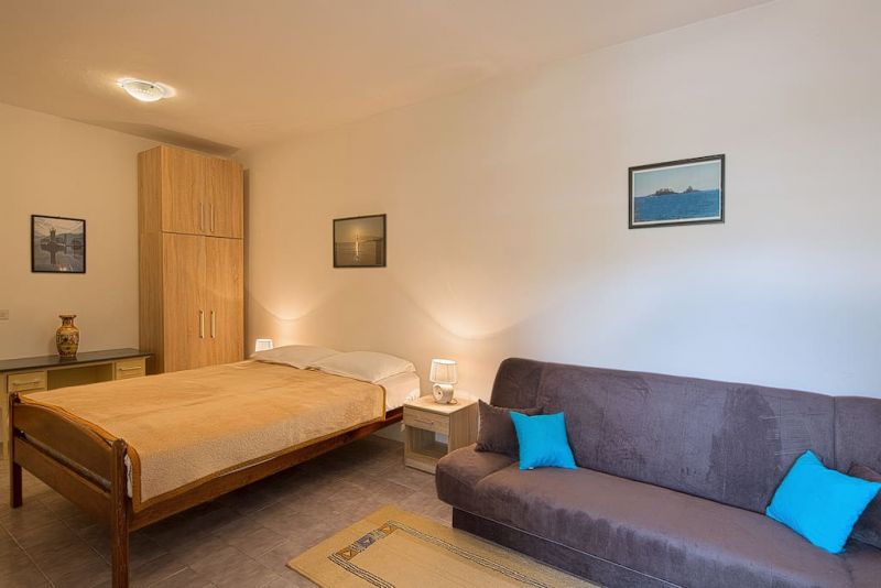 Madra Apartments 3*