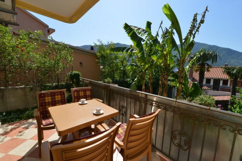 Dobrota Popovic Apartments 4*