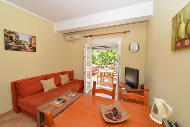 Dobrota Popovic Apartments 4*