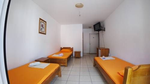 Sun Hostel Budva 2*