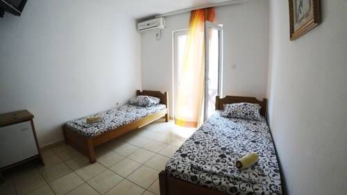 Sun Hostel Budva 2*